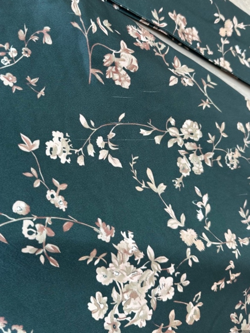 Sau Lee Callie Printed Gown Green Floral Maxi Dress Draped - Size US
6 - Picture 5 of 10